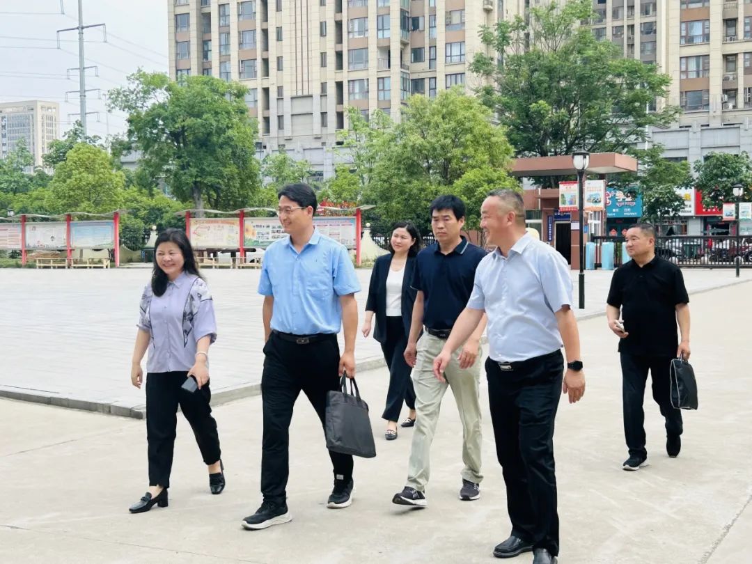 信阳市羊山实验小学迎接河南省书法教育实验校验收